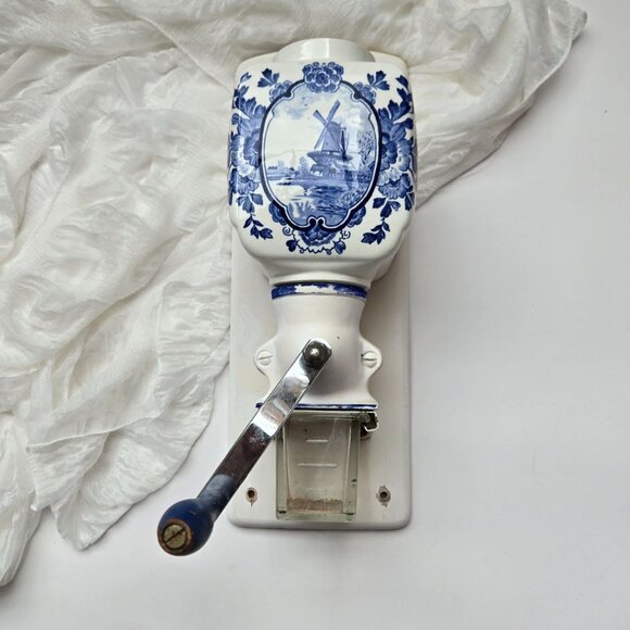Vintage De Ve HOLLAND Wall Mount Coffee Grinder Blue Delft Windmill | Dutch - Picture 3 of 17
